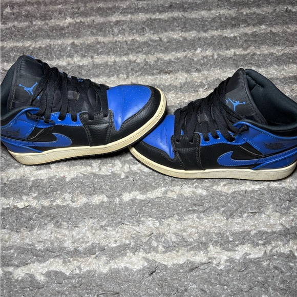 Nike Air Jordan 1 Mid Hyper Royal Black Blue Size 5 Youth - Picture 2 of 6